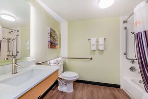 La Quinta Inn & Suites by Wyndham New Orleans Downtown