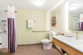 La Quinta Inn & Suites by Wyndham New Orleans Downtown