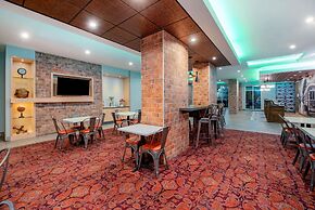 La Quinta Inn & Suites by Wyndham New Orleans Downtown