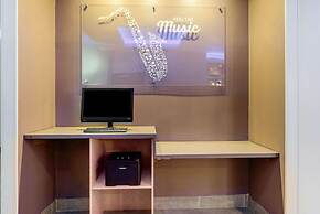 La Quinta Inn & Suites by Wyndham New Orleans Downtown