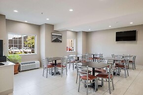 Sonesta Essential Hotels Blue Springs