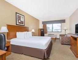 Days Inn By Wyndham Phenix City Near Fort Moore