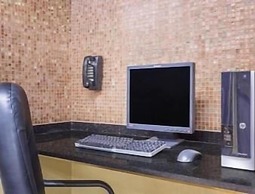 Days Inn By Wyndham Phenix City Near Fort Moore