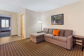 La Quinta Inn & Suites by Wyndham Rockford