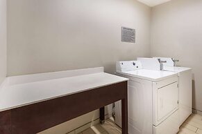 La Quinta Inn & Suites by Wyndham Rockford