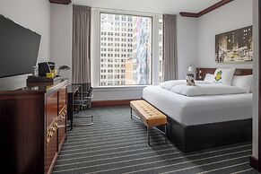 Staypineapple, An Iconic Hotel, The Loop