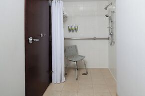 Staypineapple, An Iconic Hotel, The Loop