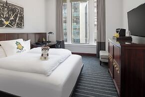 Staypineapple, An Iconic Hotel, The Loop