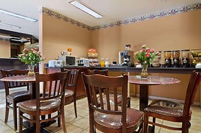 Microtel Inn & Suites by Wyndham Clarksville