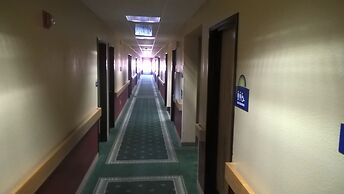 Days Inn & Suites by Wyndham Hutchinson