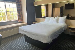 Days Inn & Suites by Wyndham Hutchinson