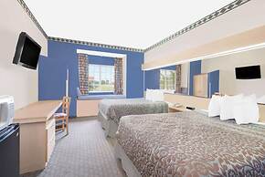 Days Inn & Suites by Wyndham Hutchinson