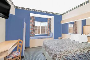 Days Inn & Suites by Wyndham Hutchinson