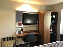 Microtel Inn & Suites by Wyndham Pittsburgh Airport