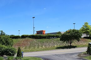 Microtel Inn & Suites by Wyndham Pittsburgh Airport