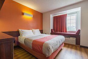 Motel 6 Streetsboro, OH