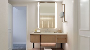 The Ritz-Carlton Dallas, Las Colinas