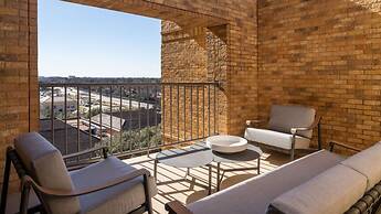 The Ritz-Carlton Dallas, Las Colinas