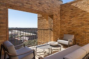 The Ritz-Carlton Dallas, Las Colinas