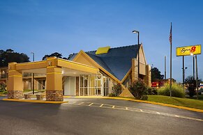 Super 8 by Wyndham Macon GA