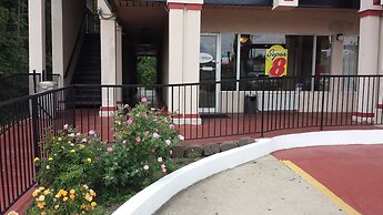 Super 8 by Wyndham Atlanta/Hartsfield Jackson Airport