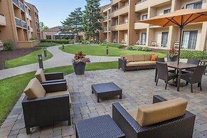 Courtyard by Marriott Chicago Highland Park/Northbrook