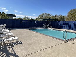 Days Inn by Wyndham Temple