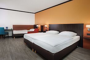 Trans World Hotel Donauwelle