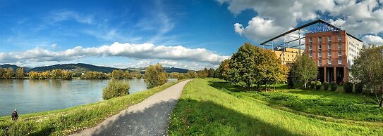 Trans World Hotel Donauwelle