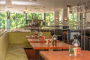 Trans World Hotel Donauwelle