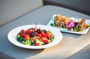 DoubleTree by Hilton Dallas - Market Center