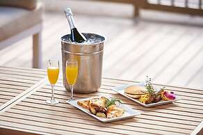 DoubleTree by Hilton Dallas - Market Center