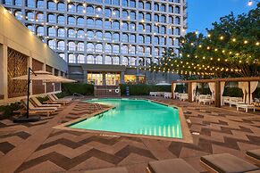 DoubleTree by Hilton Dallas - Market Center