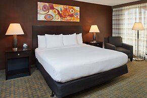 DoubleTree by Hilton Dallas - Market Center