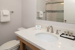 Astoria Riverwalk Inn