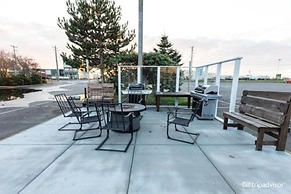 Astoria Riverwalk Inn