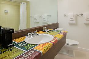 Astoria Riverwalk Inn