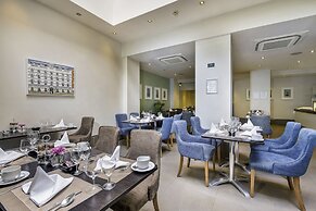 Gem Langham Court Hotel