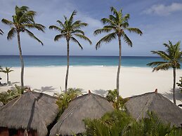 Manchebo Beach Resort and Spa