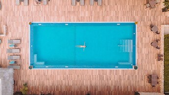 Manchebo Beach Resort and Spa