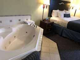 Days Inn & Suites by Wyndham Youngstown / Girard Ohio