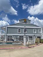 Super 8 by Wyndham Terrell