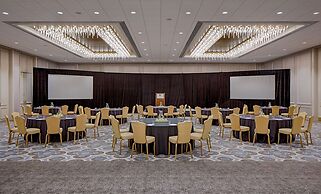DoubleTree by Hilton Hotel Houston - Greenway Plaza
