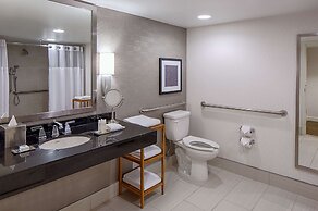 DoubleTree by Hilton Hotel Houston - Greenway Plaza