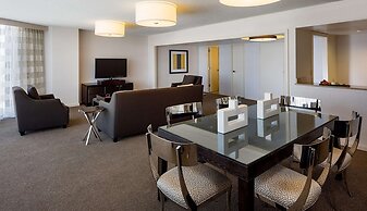DoubleTree by Hilton Hotel Houston - Greenway Plaza