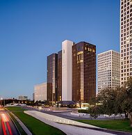 DoubleTree by Hilton Hotel Houston - Greenway Plaza