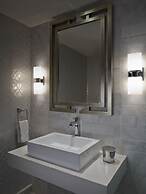 InterContinental Chicago Magnificent Mile by IHG