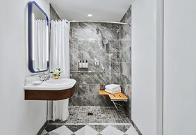 InterContinental Chicago Magnificent Mile by IHG