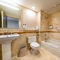 InterContinental Chicago Magnificent Mile by IHG