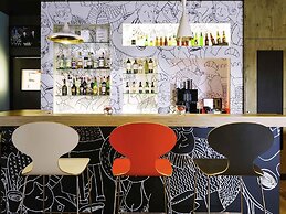 ibis Versailles Château